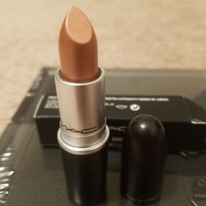 Mac frost lipstick delish